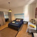 Pm 18 Via Giuseppe Palomba Guest House