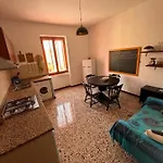 Pm 18 Via Giuseppe Palomba Guest House